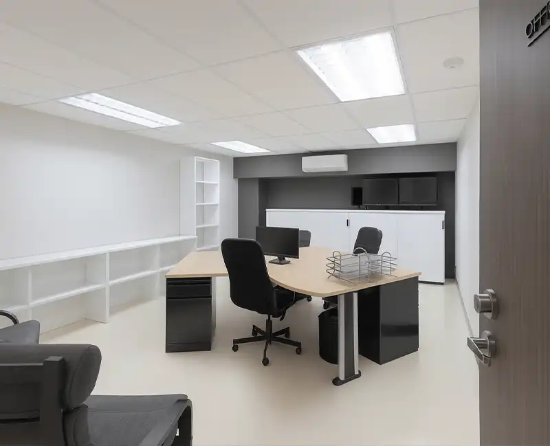 Generous Workspace in Trendy